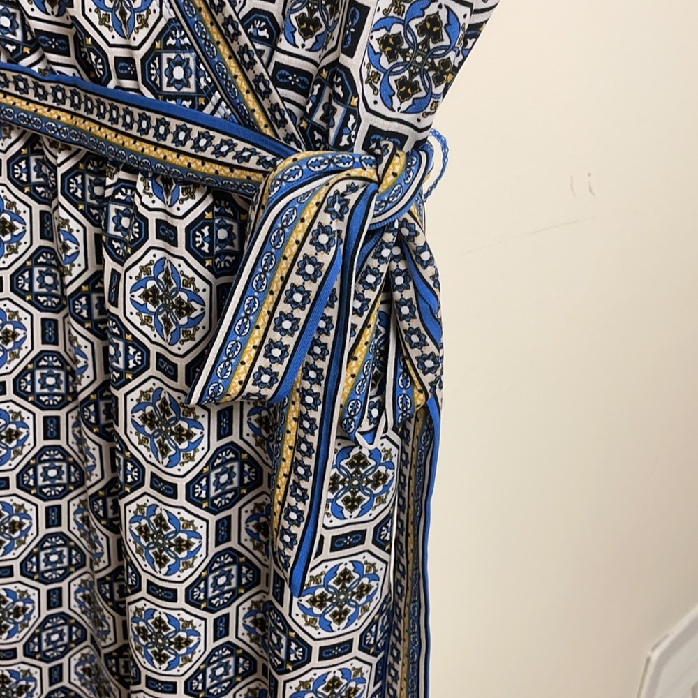 Patterned Dress - Picture 6 of 6